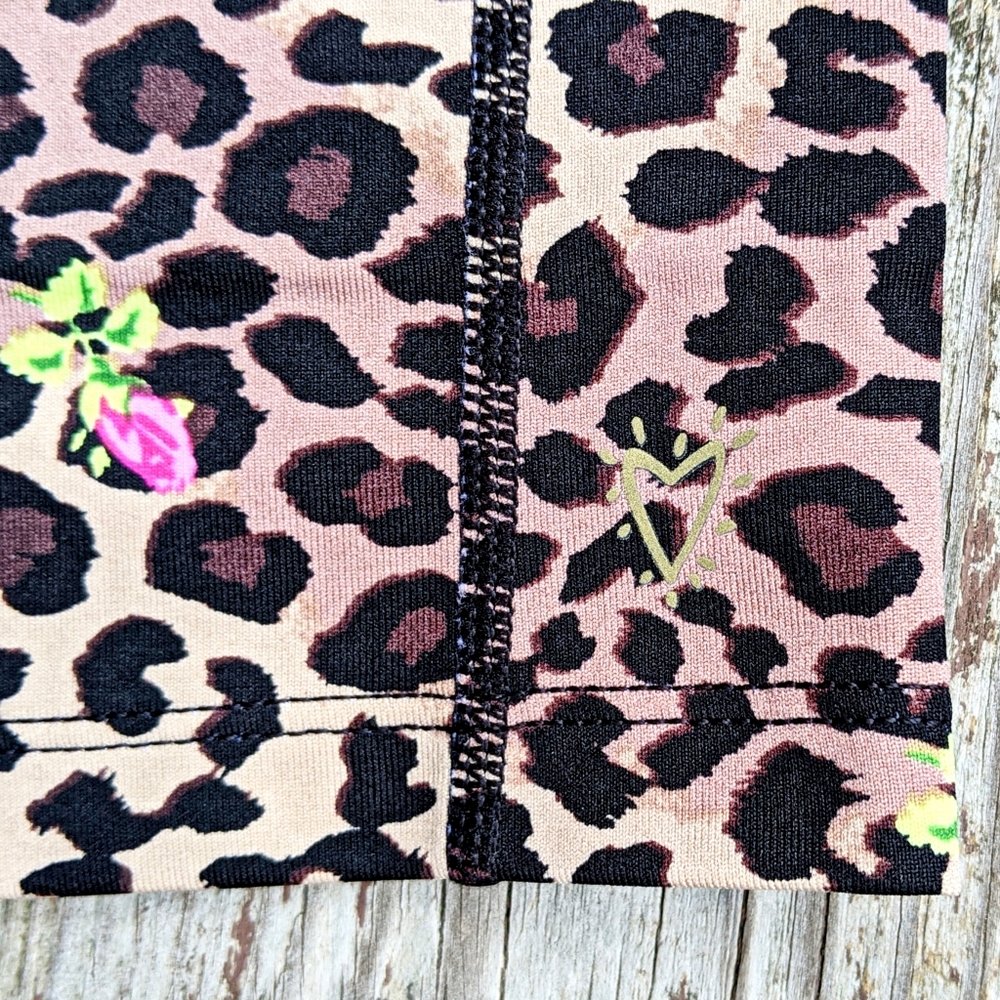 Betsey Johnson Cropped Athletic Leggings- size M